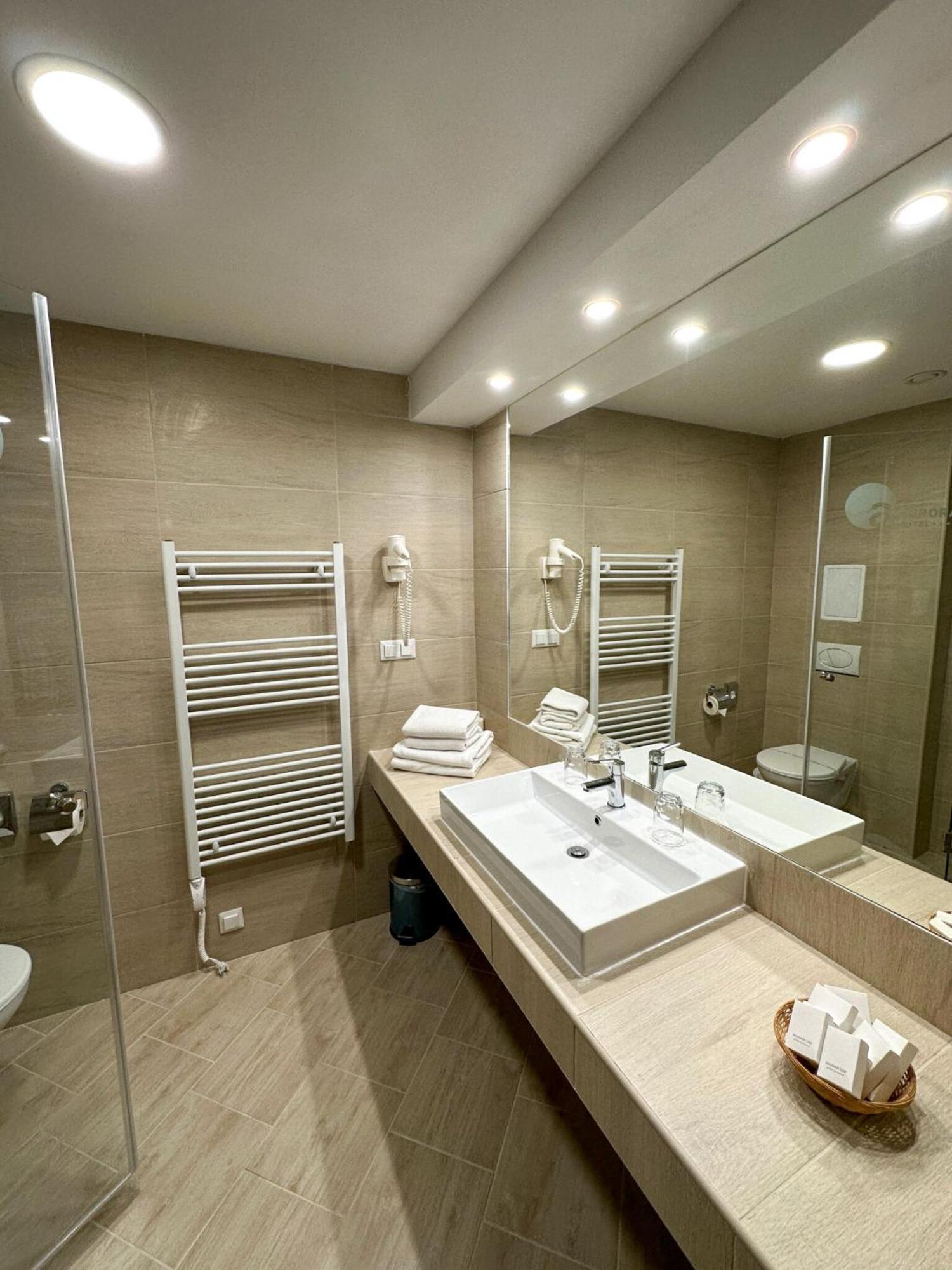Hotel Aurora Miskolc Extérieur photo